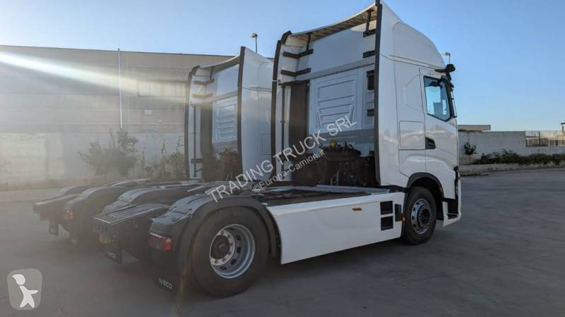 Traktor Iveco
