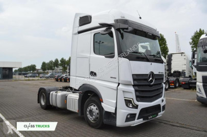 Traktor Mercedes