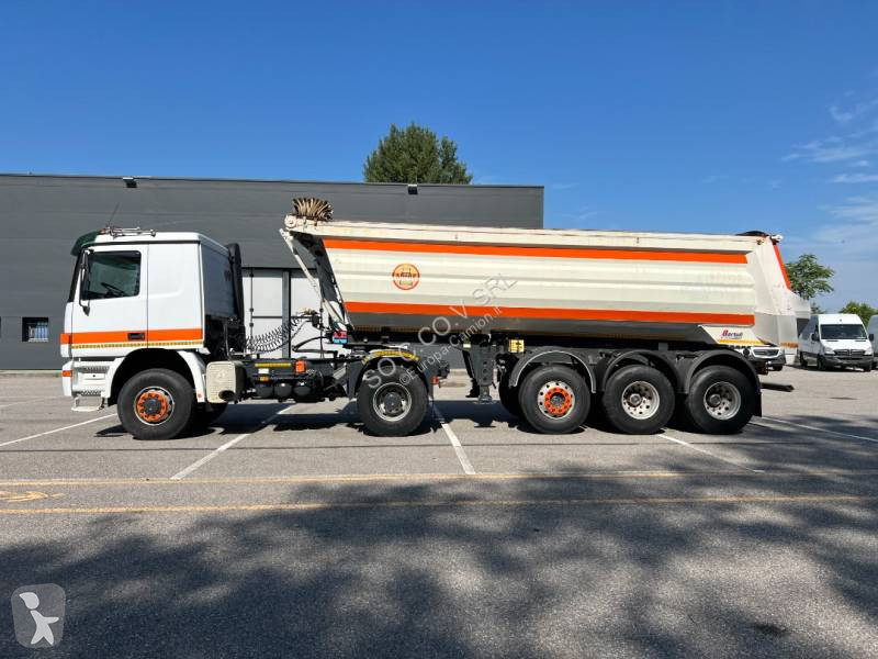 Traktor Mercedes