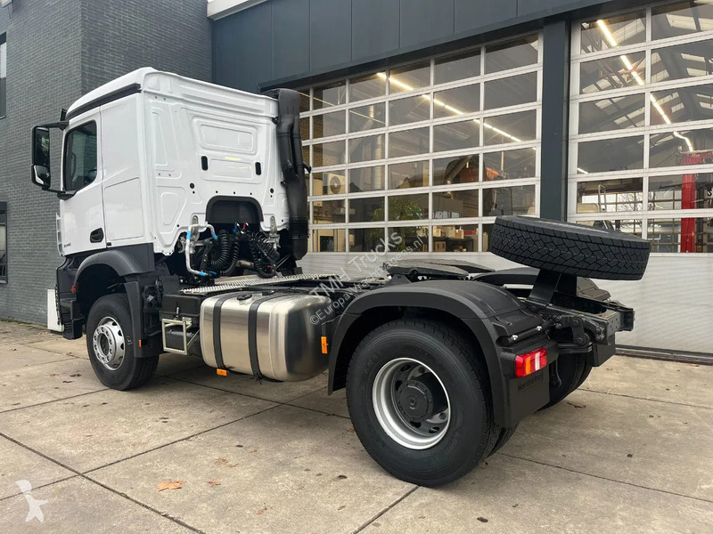 Tahač Mercedes 2045 S 4x2 Tractor Head
