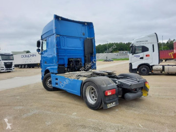 Cabeza tractora DAF