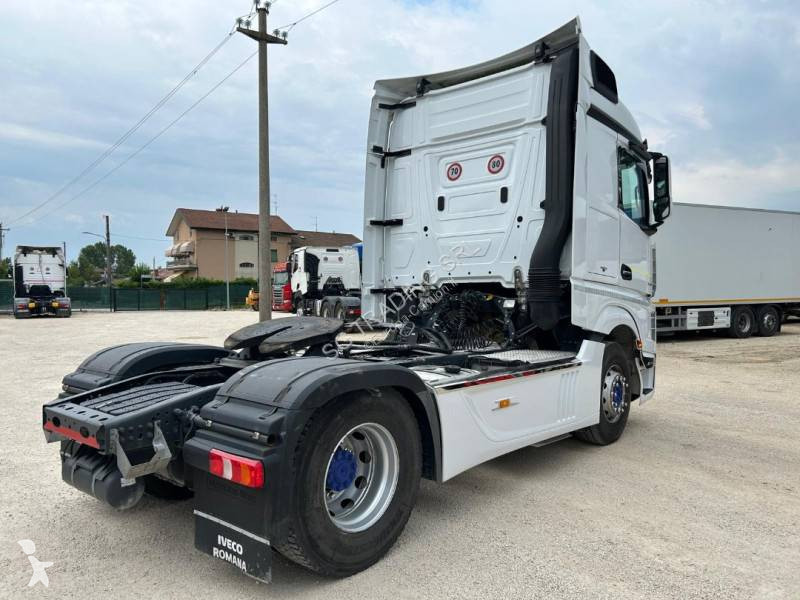 Traktor Mercedes