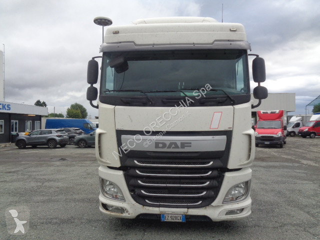 Tahač DAF XF460