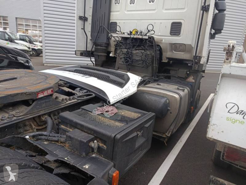 Tahač Iveco