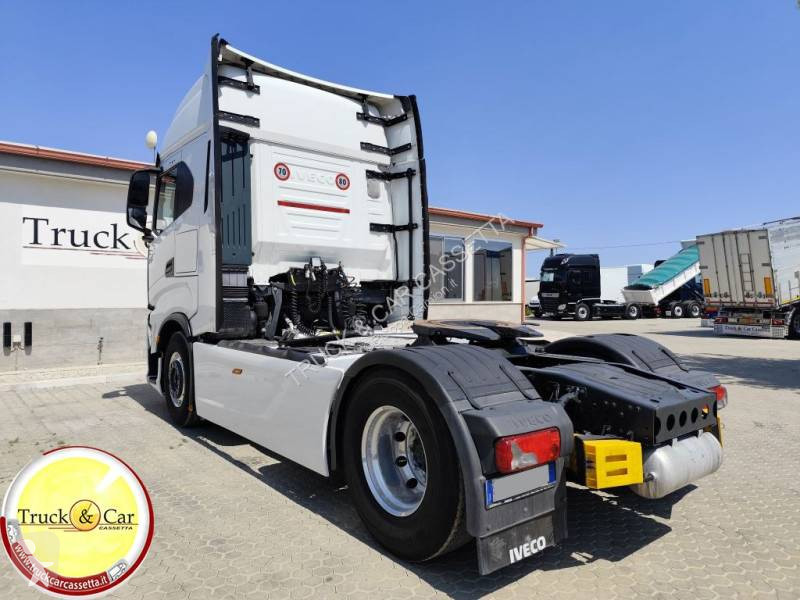 Traktor Iveco