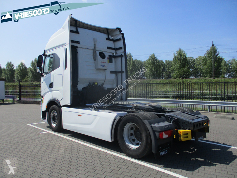Tracteur Iveco S-way 460