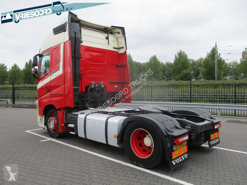 Tracteur Volvo 420PK GLOBEROTTER