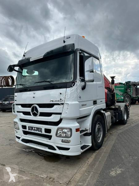 Cabeza tractora Mercedes