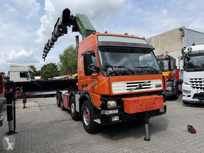 Traktor Volvo 420 8X4 Kran Palfinger PK90002 31...