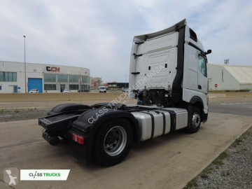 Cabeza tractora Mercedes
