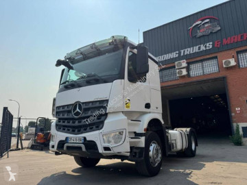 Cabeza tractora Mercedes