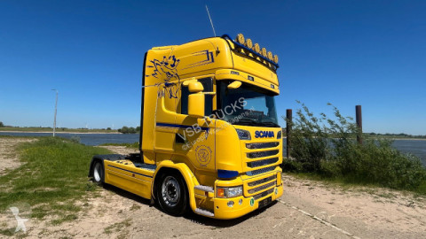 Cabeza tractora convoy excepcional Scania