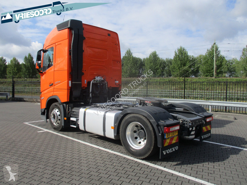 Tracteur Volvo 500PK WITH STANDAIRCO