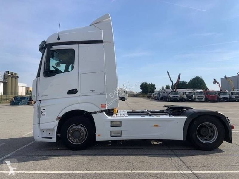 Tractor Mercedes