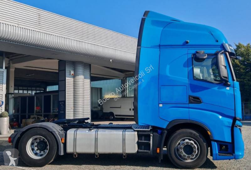 Traktor Iveco