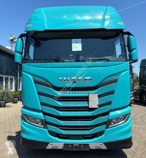 Traktor Iveco