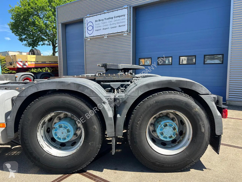 Traktor Volvo 16750 6x4
