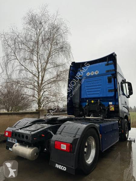 Traktor Iveco