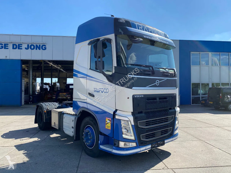 Tahač Volvo 13420 Globetrotter / ADR + PTO /...