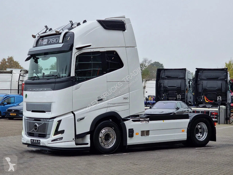 Traktor Volvo 780 Aero Globetrotter XL 4x2 -...