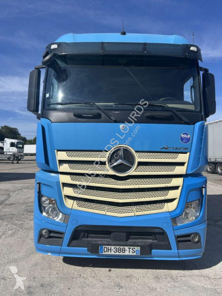 Traktor Mercedes 1845