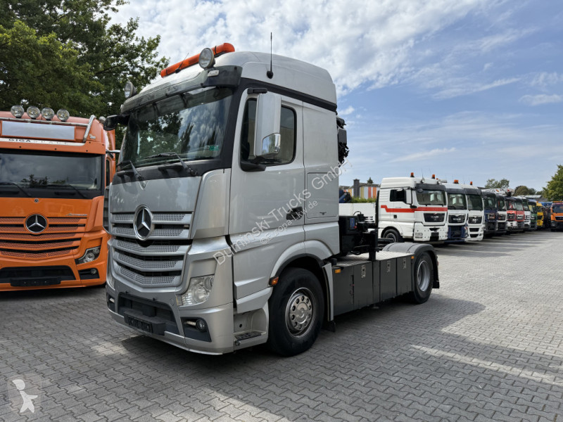 Tractor Mercedes 1842LS Kran HMF 2020 bis 18 Meter