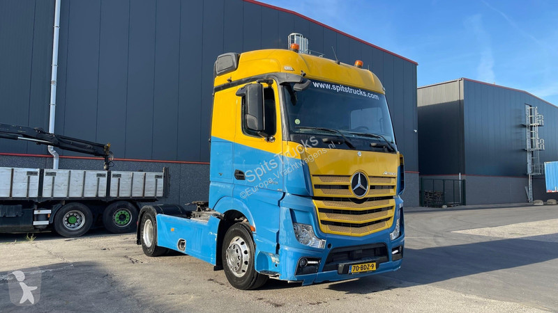 Traktor Mercedes 1943 Refrigerator (APK...