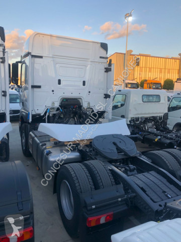 Traktor Mercedes ny