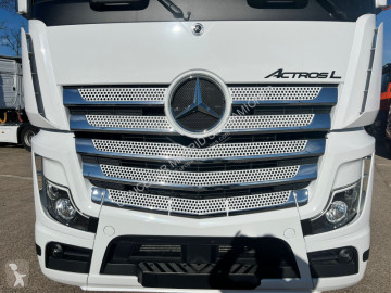 Traktor Mercedes ny