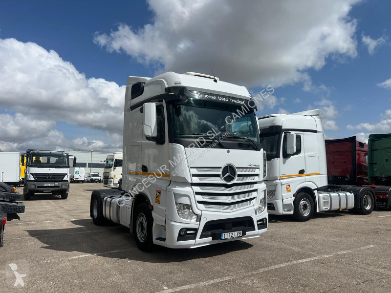 Traktor Mercedes  1851 LS