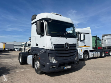 Cabeza tractora Mercedes