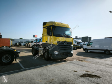 Traktor Mercedes