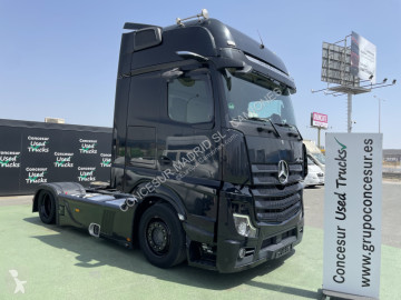 Cabeza tractora Mercedes