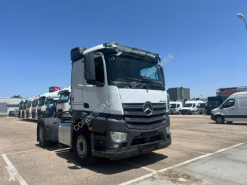 Cabeza tractora Mercedes