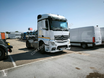 Traktor Mercedes