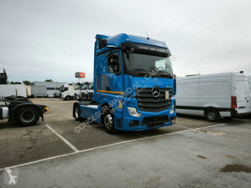 Traktor Mercedes