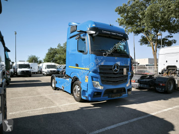 Cabeza tractora Mercedes