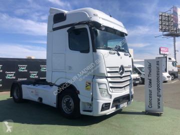Traktor Mercedes