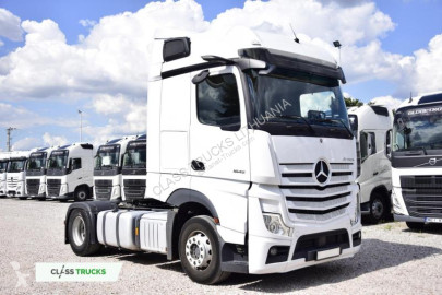 Cabeza tractora Mercedes