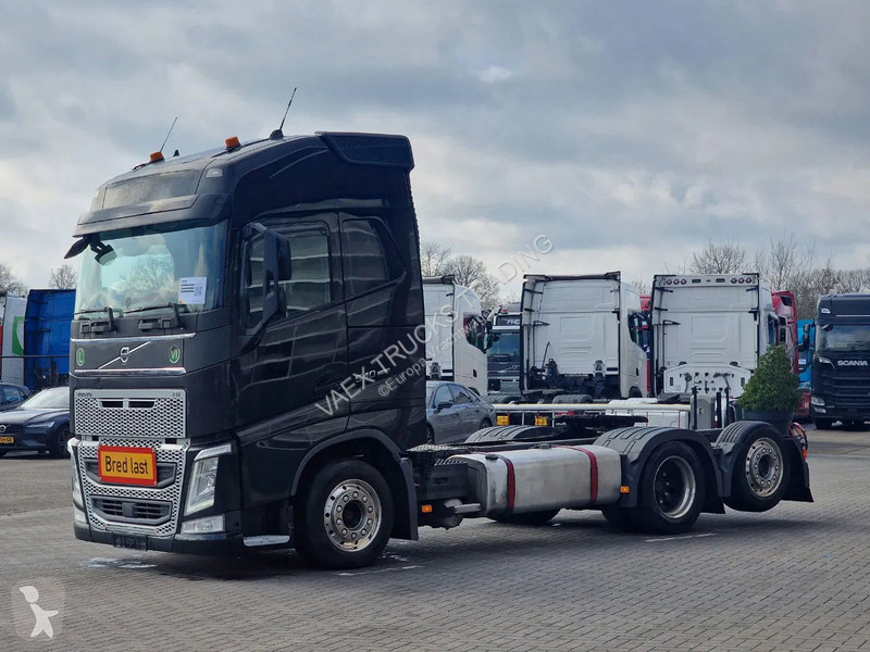 Tahač Volvo 13540 Globetrotter 6x2 - Full air -...