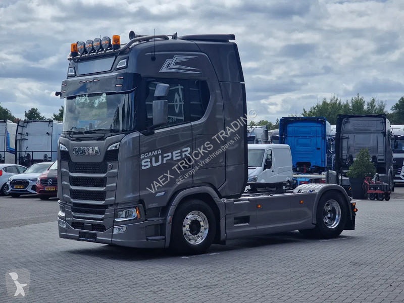 Traktor Scania S560 Highline 4x2 - ike new -...
