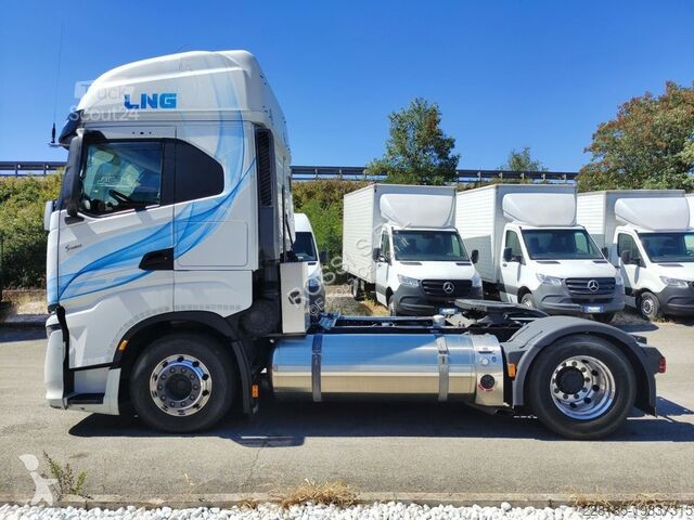 Traktor Iveco - 460 LNG
