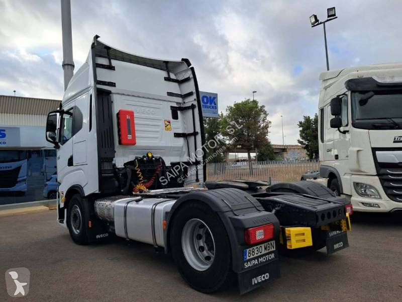 Traktor Iveco