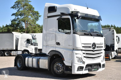 Traktor Mercedes