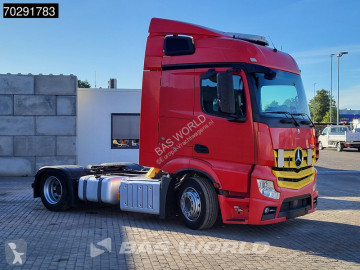 Cabeza tractora Mercedes