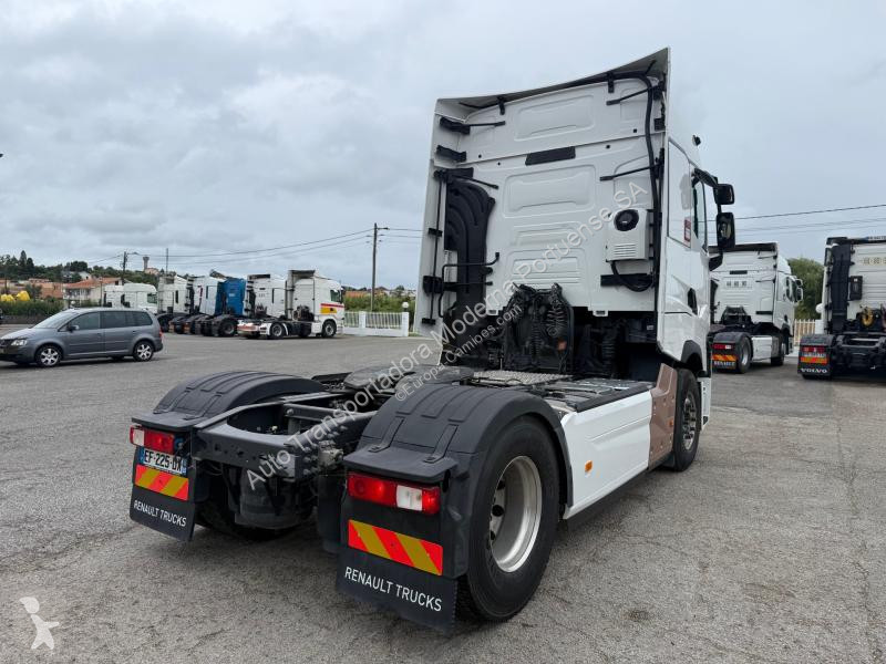 Traktor Renault 520 Gamme T