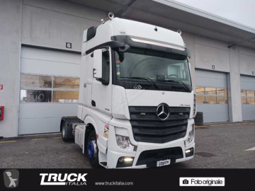 Cabeza tractora Mercedes