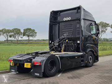 Traktor Iveco