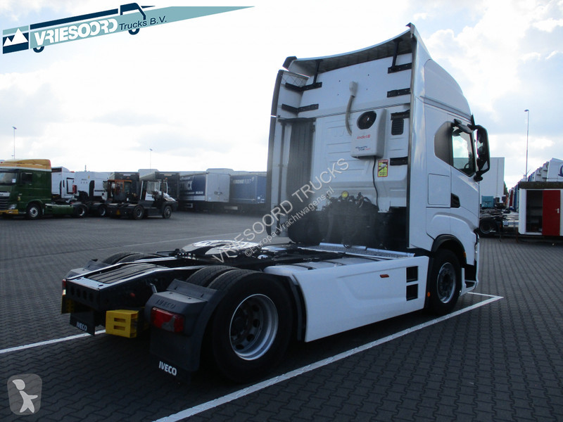 Tractor Iveco 460