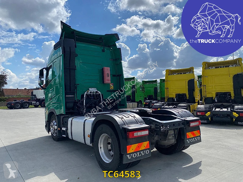 جرار Volvo 500